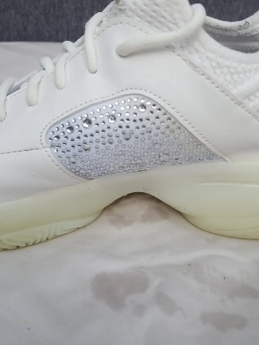 Steve Madden White Mesh & Rhinestone Sneakers Women's 9